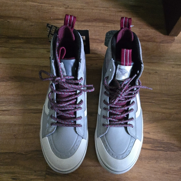 Vans Sk8 Hi Mte 2 Hiking Boots Women 9.5 Grey And White Waterproof 032026 - Picture 2 of 10